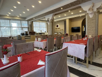 Restaurant & Bar